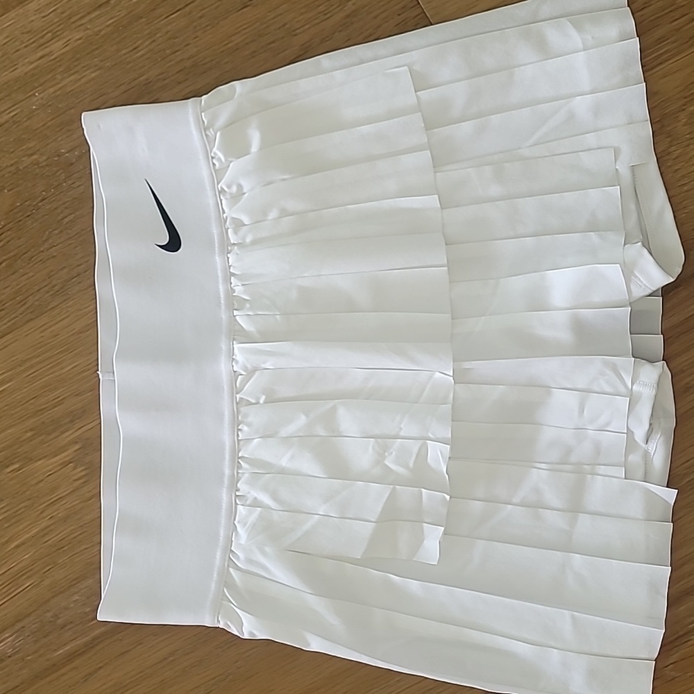 Nike dry fit pleated tennis skirt